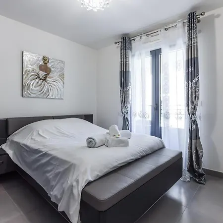 Cannes: Cosy A 2 Pas De La Croisette Apartment